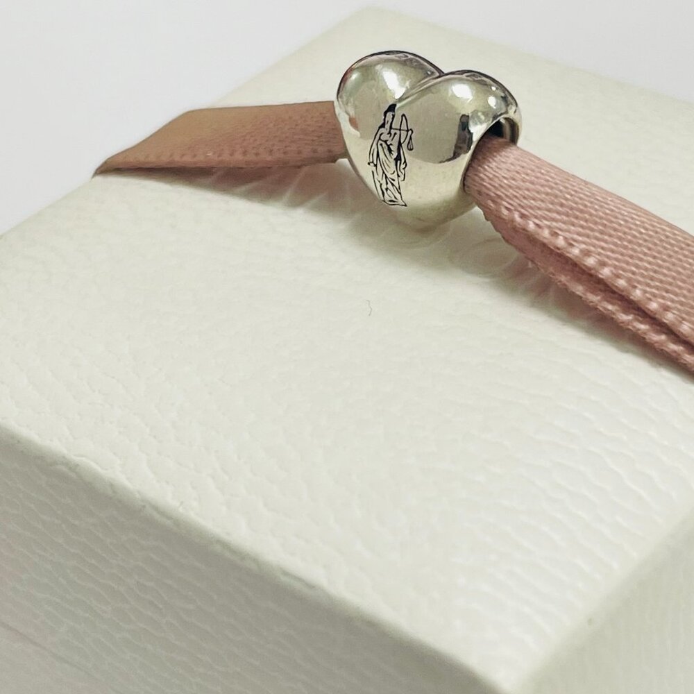 Pandora Direito Heart Charm